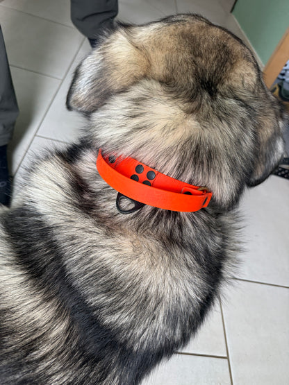 Clip-on handle necklace