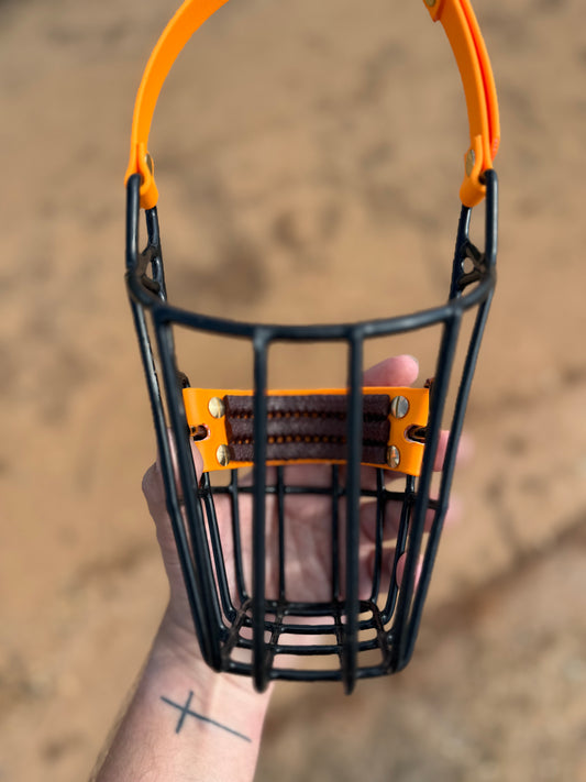Muselière a cage métallique